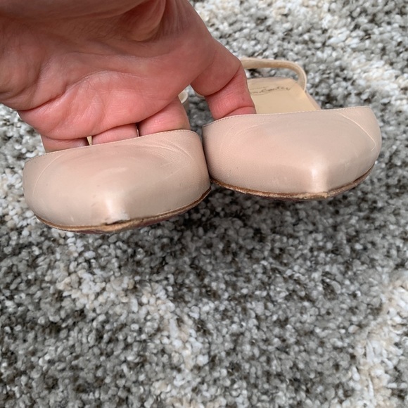 Christian Louboutin Nude Pump - Picture 7 of 9